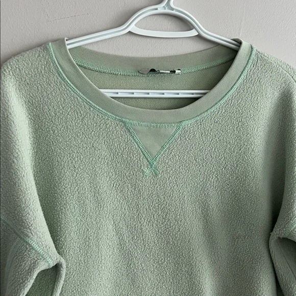 American Eagle Sweater Women's Large Light Green Fleece Pullover Sweatshirt - Picture 2 of 6